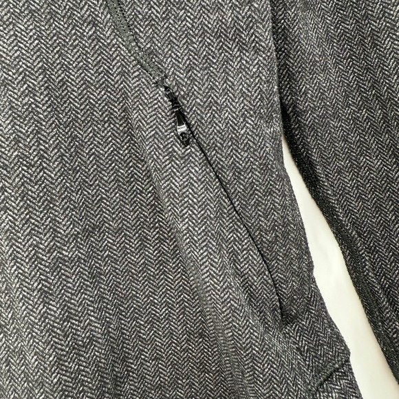 Lululemon Pullover Women Size‎ 4 Base Runner 1/2 Zip Style Gray Workout Gym - Picture 4 of 9